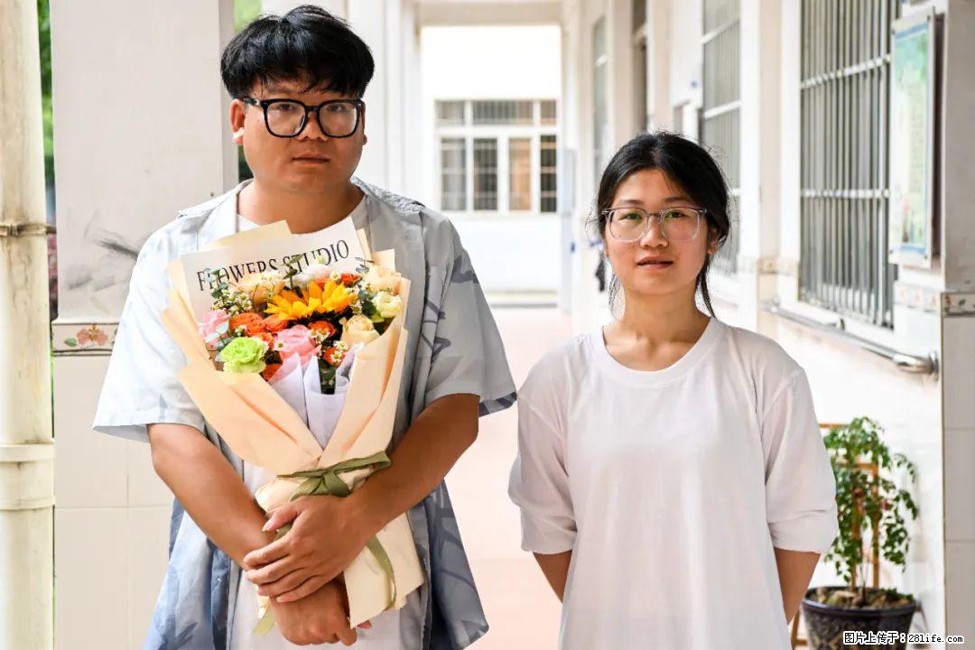 全网追的“扁担女孩”,找了一份暑假工,时薪12元 - 张家界生活资讯 - 张家界28生活网 zjj.28life.com